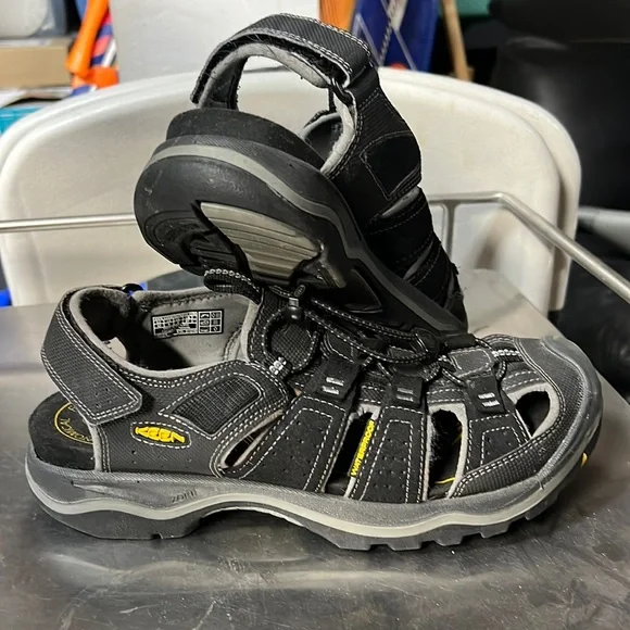 Size 9 Keen Rialto sandals Keen Men main image 3